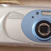 Digital Camera Nikon Coolpix 2000