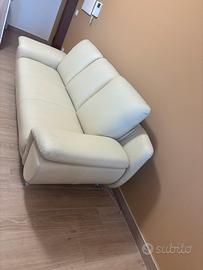 Divano in vera pelle beige nuovo