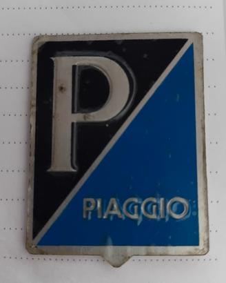 Stemma Piaggio Vespa vintage ancora pellicolato.
