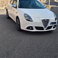 alfa romeo  giulietta 