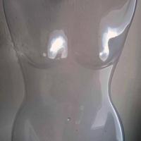 MANICHINO IN PLASTICA TRASPARENTE DA VETRINA