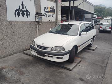 TOYOTA AVENSIS 2.0 TD 1998 2CTE  PER RICAMBI