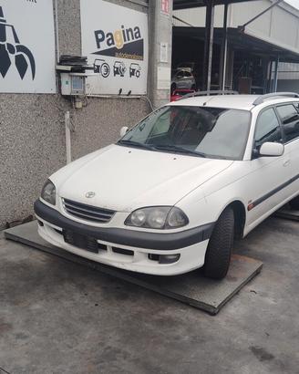 TOYOTA AVENSIS 2.0 TD 1998 2CTE  PER RICAMBI