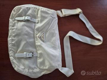 Borsetta Prada vintage con difetti