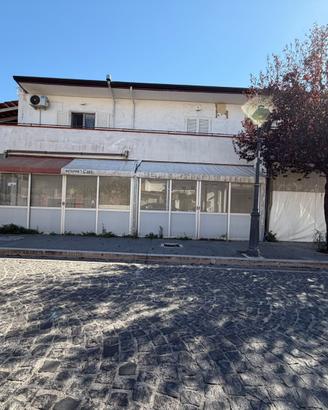 Rif 560 locale commerciale centro storico