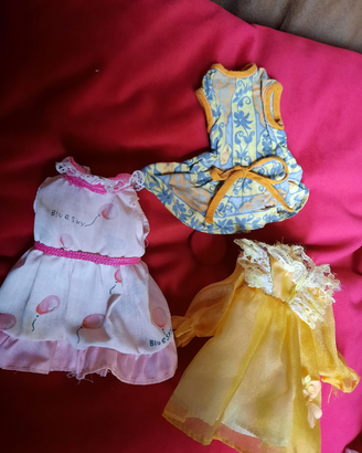 Vestiti vintage per bambole