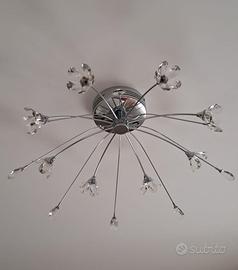 Lampadario cromato con 8 fiori e 8 gocce in vetro 