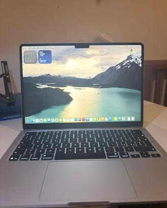Macbook air 13" M4(16GB RAM/512GB ROM)CELESTE NEW!