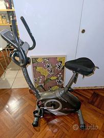EXERCISE BIKE / CYCLETTE