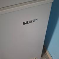 congelatore piccolo a pozzetto.