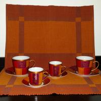 Set 2 tazze da The, 2 tazzine da caffè, 2 tovaglie