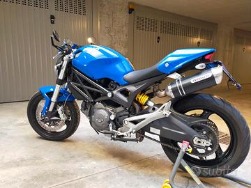 ducati Monster plus 696