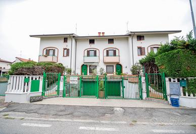 VILLA A SCHIERA A RIVAROLO CANAVESE