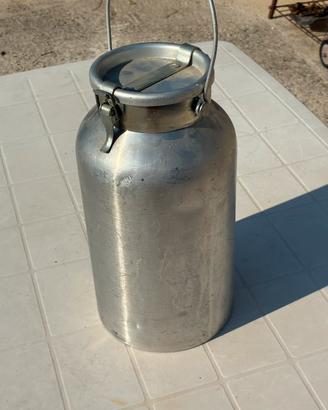Bidone del latte antico e raro da collezione