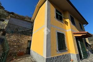 VILLA SINGOLA A RAPALLO