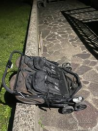 Passeggino fratellare joie