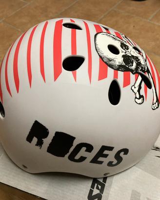 CASCO SKATEBOARD  CE SKULL 800 AGGRESSIVE
