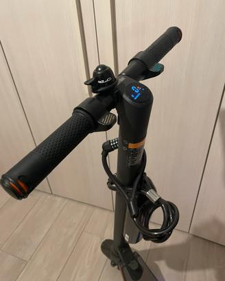 Monopattino Ninebot ES2  + Batteria Supplementare