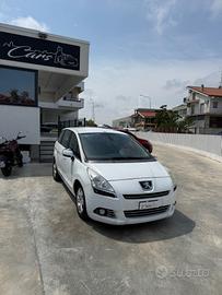 Peugeot 5008 1.6 HDi 115CV Business