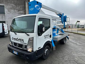 Piattaforma aerea autocarrata cestello portaoperat