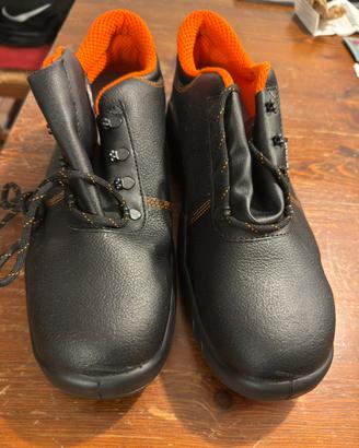 Scarpe antinfortunistiche marca Base