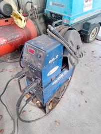 Saldatrice a filo e ad elettrodo
