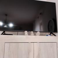 mobile nuovo usato solo tre mesi più TV smart 50 p