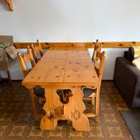 Tavolo con sedie in legno abete rustico