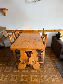 Tavolo con sedie in legno abete rustico