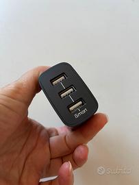 Spina con triplo attacco USB