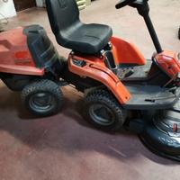 Trattorino tagliaerba Husqvarna