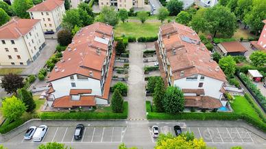 VILLA A SCHIERA A SORBOLO