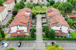 VILLA A SCHIERA A SORBOLO