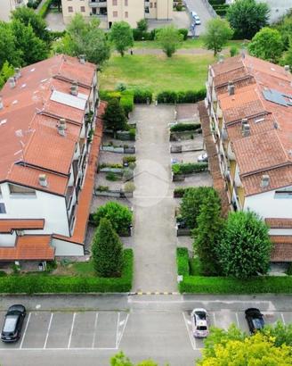 VILLA A SCHIERA A SORBOLO