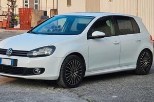 Volkswagen Golf 6 1.6l TDI 105cv ok NEOPATENTATI 