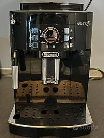 Macchina caffe delonghi magnifica s