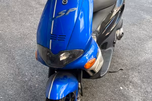 Runner50cc anno 200 blu