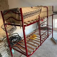 Letto a castello in metallo