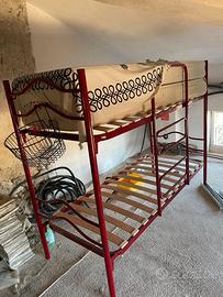 Letto a castello in metallo