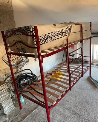 Letto a castello in metallo