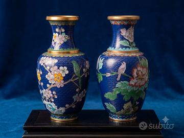 Coppia di Vasi Vintage in Smalto Cloisonné Cinese