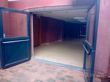 Deposito magazzino garage piano tavola