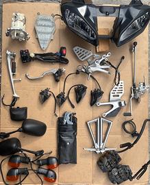 YAMAHA R6 (06/07) - MATERIALE VARIO