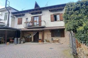 Immobile in asta di 495 m² con più di 5 locali a I