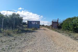 Suolo artigianale con pilastri in c.a