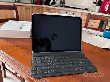 iPad con keyboard cover Apple pencil 