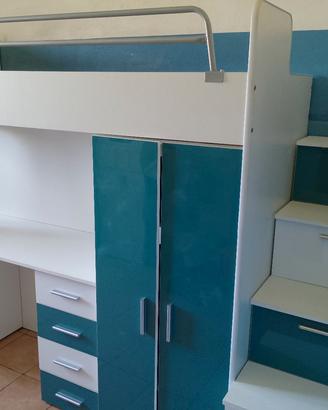 Cameretta con scrivania, armadio  e cassettiera 