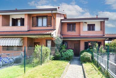 VILLA A SCHIERA A GIAVENO