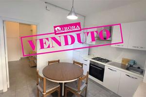 APPARTAMENTO con CORTE A DUE PASSI DAL MARE