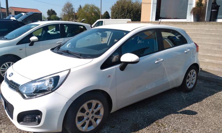NTERAMENTE FINANZIABILE kia RIO GPL permute
